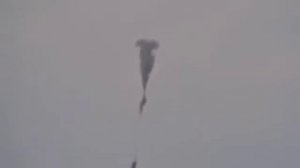 Вот вертолёт виражи закладая....mp4