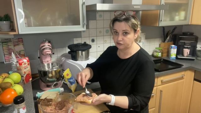 Влоги из Германии,папа пришёл,все счастливы,Муж напугал ночью,жуткий сон,горячие бутерброды с фарше смотреть онлайн