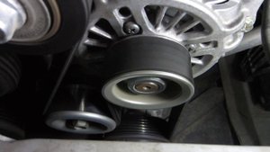 дребезг и вибрация ремня Mitsubishi Outlander III