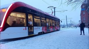 в Перми уже на трамваи вешают гирлянду