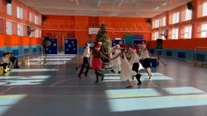 новогодний танец. 4 класс. маоу сош "20"