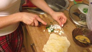 Пирожки с яйцом и луком из замороженного теста