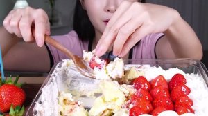 ASMR MUKBANG Huge Strawberry Trifle Cake? Big Strawberry & Blueberry_Fume