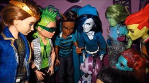 ПОЧЕМУ МЕНЯ НЕНАВИДЯТ ВСЕ ДЕВОЧКИ? Monster High / Монстер хай