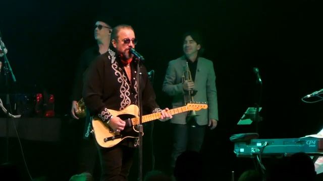 The Mavericks - "Beer Barrel Polka / Rolling Along" (SEC Armadillo, Glasgow, 2019) смотреть онлайн