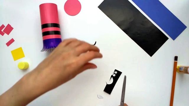 Пчелка из цветной бумаги. Поделки для детей//How to make papercraft bee смотреть онлайн