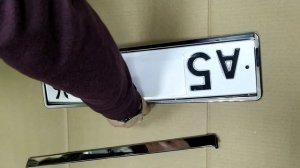 Как вставить номер в рамку AVS "хром"