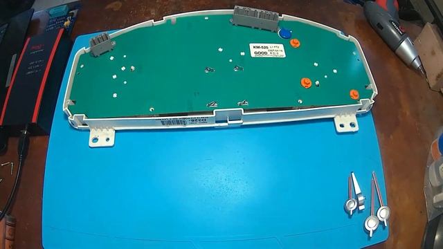 Киа Спортейдж скручиваем пробег \\ Крутим одометр на приборной панели Kia Sportage 2008 года смотреть онлайн