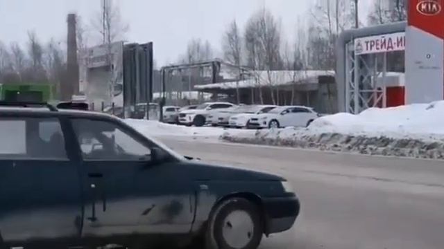 Медведь напал на человека или страшный сон иностранца о России смотреть онлайн