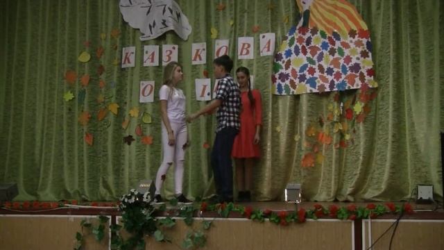 8-Б класс - сценка "Колобок" смотреть онлайн