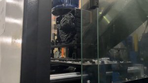 Сквизер (пресс-отжим) KN-300 В работе на влажной стрейч пленке