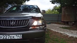 lexus RX300. Поставил новые фары.