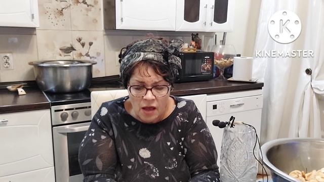 1303. Завалили грибами. Я больна тобой.... смотреть онлайн