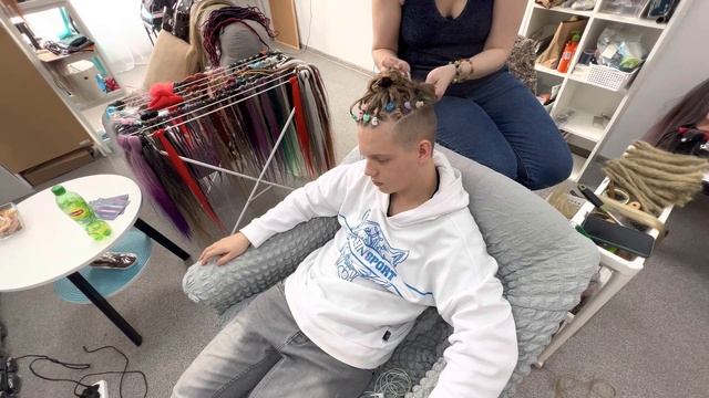 Gushin ЗАПЛЕЛ ДРЕДЫ! Влог (РАЙ для ТАРАКАНОВ?!) смотреть онлайн