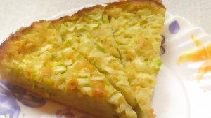 Шарлотка с кабачком. Вкусно!