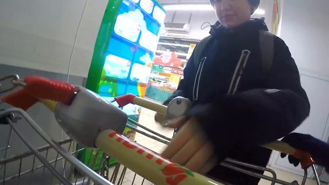 Vlog:гуляем, ТЕГАЕМ, пытаемся ЗАРАБОТАТЬ ДЕНЕГ смотреть онлайн