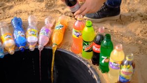 Mirinda Mix-it, Diet Coke, Different Fanta, Coca Cola and Many Other Sodas vs Mentos Underground