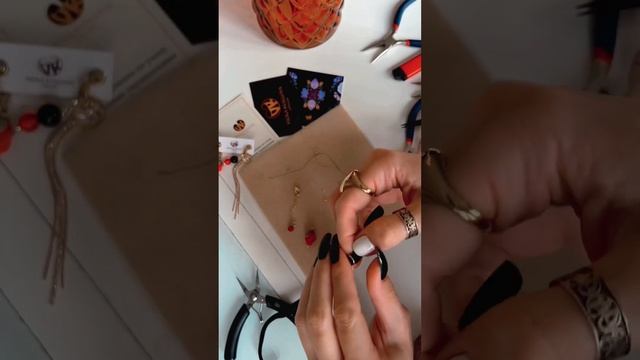 Творческий процесс создания чокера и серёжек ?