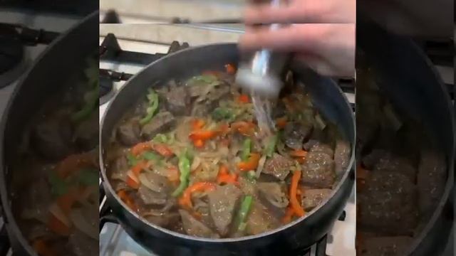 КАК ПРАВИЛЬНО ЖАРИТЬ ПЕЧЕНЬ С ЛУКОМ, ЧТОБЫ ВКУСНО, ПРОСТО И БЫСТРО. смотреть онлайн