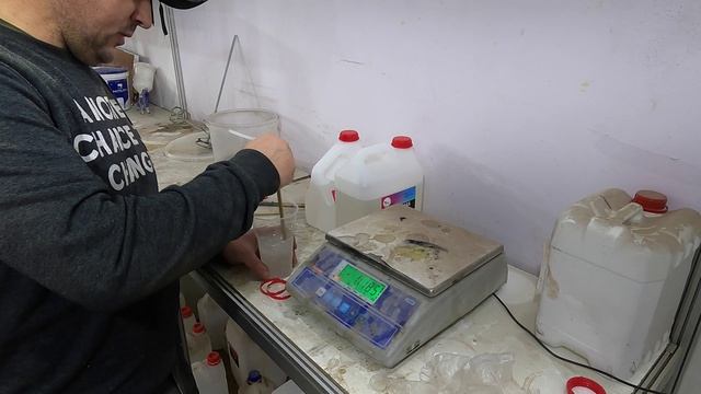 Журнальный столик из спила ясеня