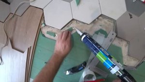 Как укладывать ламинат. Стык плитки и ламината. Гексагон и ламинат.