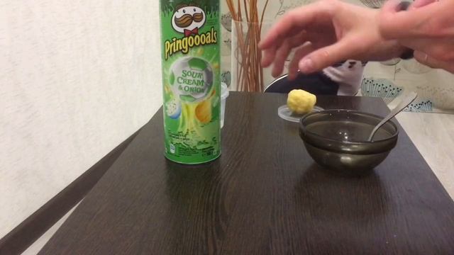 ГОТОВИМ БОЛЬШУЮ ЧИПСУ. Эксперимент. Делаем самую гигантскую чипсину Pringles смотреть онлайн