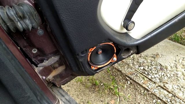 Замена штатных динамиков в ауди 100 или а6 с4 на DL audio Barracuda 100.