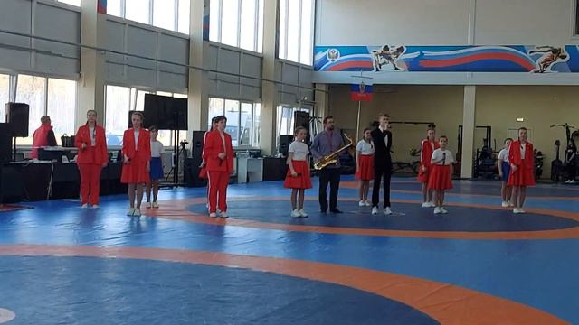 "Гимн России"муз.А.Александрова,сл.С.Михалкова.н.в.ст."Улыбка"солист Александр Карташов смотреть онлайн