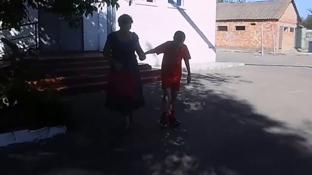 Как я учусь кататься на роликах смотреть онлайн