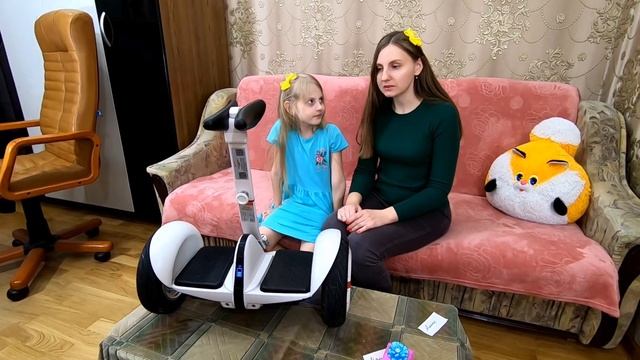 Распаковка подарков. Мини-робот. 8 марта. / Presents unboxing. Mini-robot. March 8. смотреть онлайн