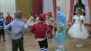 Прямиком из сказки: Мальвина и Буратино.