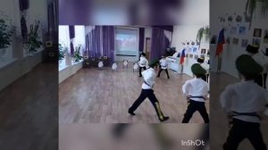 На горе стоял казак