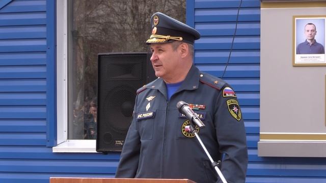 В Комсомольске-на-Амуре открыли постаменты двум пожарным ретро-автомобилям