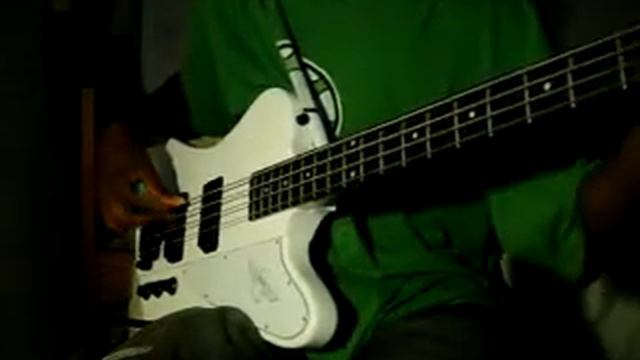 Bass Riffage: random смотреть онлайн