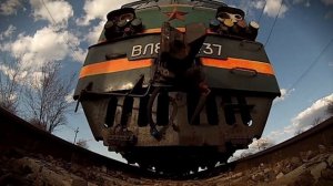 Старушка попыталась занять чужую нижнюю полочку в поезде. И вот чем все закончилось