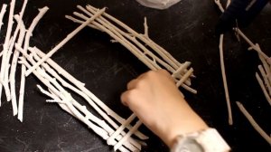 Декор из Сухих Веток - белоснежная рамка с цветами