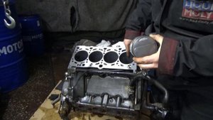 Audi A8 d3 2004 3.7 ремонт мотора.mp4