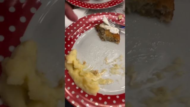 Где Казанский вокзал, есть легендарный ресторан по цене кафе! Перед поездкой, или после рекомендую! смотреть онлайн