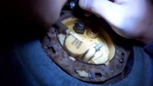 Установка топливного насоса AUDI 100 C3 1990 г. Часть 2.