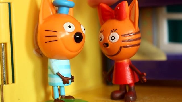 НЯНЯ СВИНКА спасла Коржика Игрушки смотреть онлайн