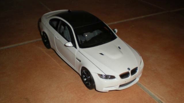-2009 BMW M3 E92 Coupe 1/18 by Kyosho- смотреть онлайн