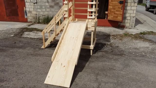 Construction with a slide for children, горка для детей из дерева смотреть онлайн