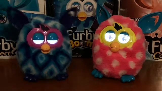 Furby Boom Blue Diamonds and Polka Dots смотреть онлайн