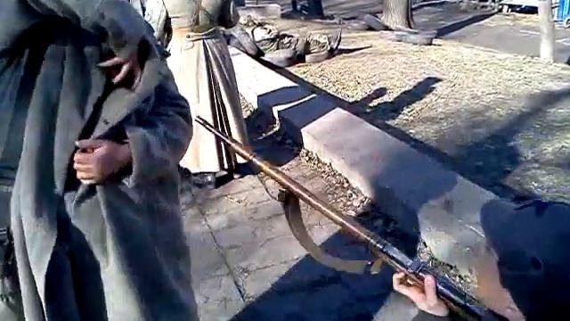 слышишь, позвонить есть?