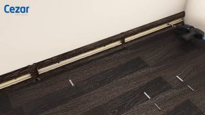 Монтаж плинтуса Cezar