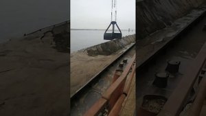 добыча речного песка.