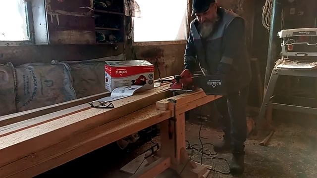 Обзор рубанка ELITECH Р 82, плюс настройка ножей для выборки четверти. смотреть онлайн