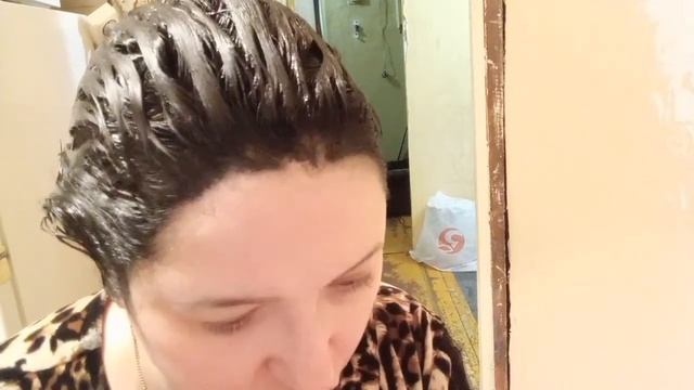 Окрашивание. Крашу волосы в черный цвет. Окрашивание волос в прямом эфире. смотреть онлайн