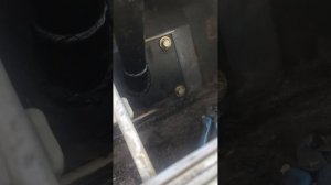 Экскаватор-погрузчик LiuGong GLC 777 A устранение причины течи масла из рулевой колонки