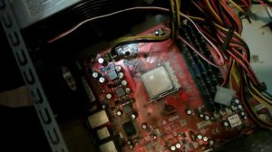 Удаляю старую термопасту с процессора